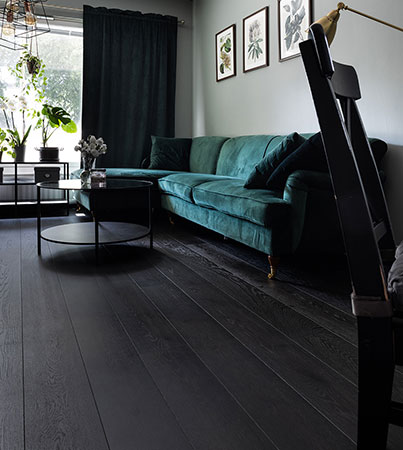 180M109 Novafloor PD 200 Tammi Rustic Black Wood 
1-sauva ljyvahattu & harjattu parketti