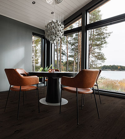 180M109 Novafloor PD 200 Tammi Rustic Black Wood 
1-sauva öljyvahattu & harjattu parketti