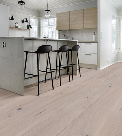 180M125 Novafloor PD 200 Tammi Rustic Polar White 
1-sauva öljyvahattu & harjattu parketti