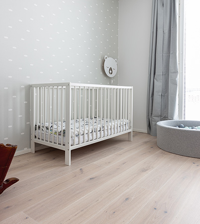 180M125 Novafloor PD 200 Tammi Rustic Polar White 
1-sauva ljyvahattu & harjattu parketti