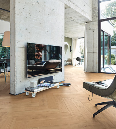 8928 HARDER by Novafloor Herringbone Tammi Nordic Wood 
1-sauva mattalakattu & harjattu tammilattia