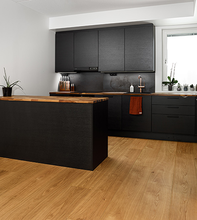 HAR102 HARDER by Novafloor 270 mm Tammi Natural Wood 
1-sauva ljyvahattu & harjattu tammilattia