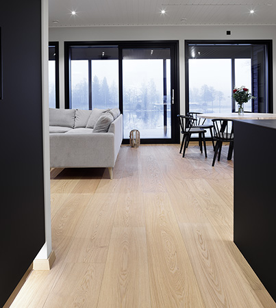 HAR126 HARDER by Novafloor 270 mm Tammi Pure Wood 
1-sauva ljyvahattu & harjattu tammilattia